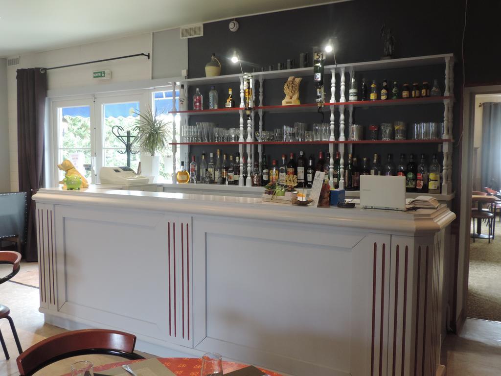 Hotel Restaurant Le Chalet Guemene-Penfao Екстер'єр фото