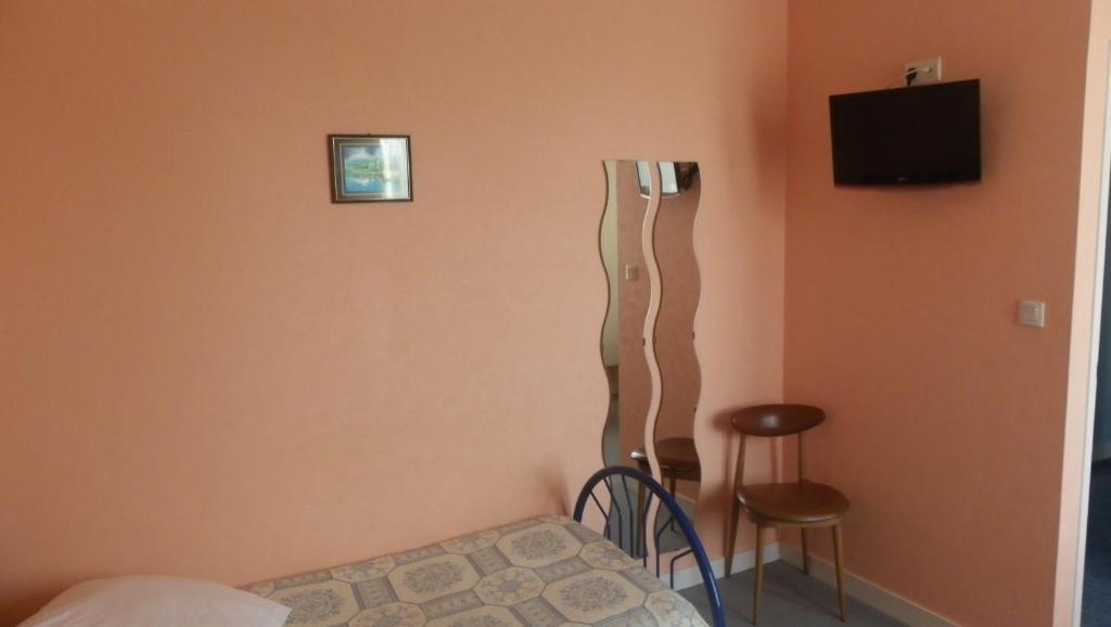 Hotel Restaurant Le Chalet Guemene-Penfao Екстер'єр фото